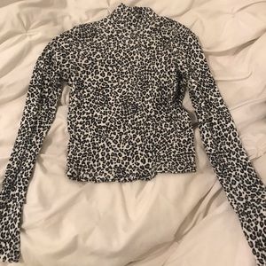 Brandy Melville leopard Daniela turtleneck
